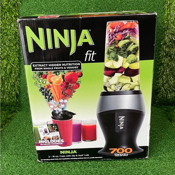 NEW Ninja Fit Blender Kitchen Appliance For Home 700 Watt 2-16oz cups with lids